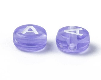 Perles de lettre d’alphabet pourpre, perles acryliques de lettre, perles acryliques rondes colorées, perles de lettre d’ABC, perles de nom, perles de bracelet de mot de DIY