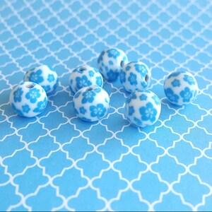 Blue Hibiscus 10 mm Polymer Clay Beads For Making Jewelry, Round Fimo Beads, Handmade Clay Beads, Blue Polymer Clay Beads, Bracelet DIY