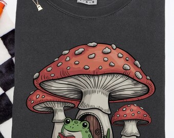 Reading Frog Comfort Colors T-Shirt, Literary Toad Cottagecore Frogcore Graphic Tee