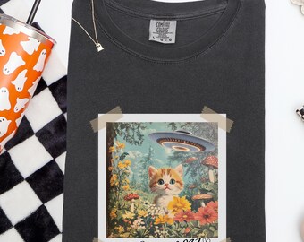 Vintage Comfort Colors Alien Cat T-Shirt: Summer UFO Kitten Tee