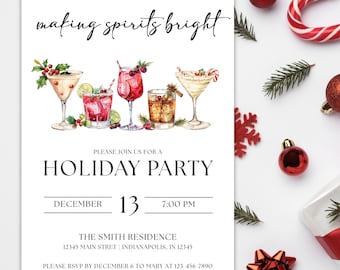 Può includere: Invito a una festa natalizia con illustrazioni ad acquerello di cocktail. L'invito recita "making spirits bright" e include data, ora e luogo. Ornamenti rossi, bastoncini di zucchero e rametti di pino decorano lo sfondo.