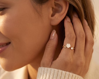 Witte bloemenring, verfijnde vergulde ring, verstelbare bloemenbelofte ring, stapelbare ring, cadeau voor haar, cadeau voor bruidsmeisjes