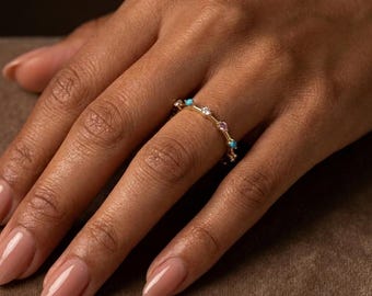 Verfijnde ring met meerdere edelstenen, verguld, stapelbare ring, kleurrijke ring met geboortestenen in regenboogstijl voor vrouwen, cadeau voor haar