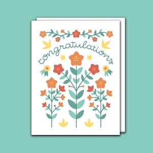 Peut inclure: Une carte de vœux blanche avec le texte congratulations écrit en police cursive sarcelle. Le motif présente des illustrations florales symétriques avec des fleurs orange et rouges, des feuilles sarcelle, des oiseaux jaunes et des étoiles.