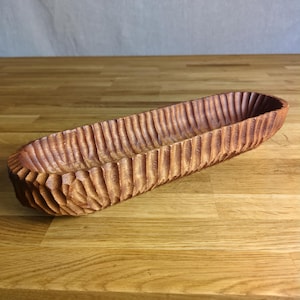 Hand Carved Sapele Wood Catchall Tray – Sculptural Wooden Tray for Keys & Jewellery, Handmade UK