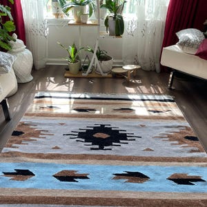 Handloomed Chenille Aztec Rug: Boho Southwestern Flatweave