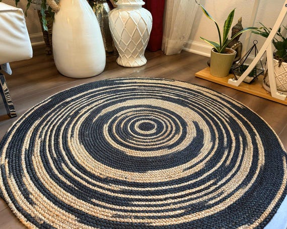 Handwoven round Jute Rug: Black & Natural Spiral Braided Area Mat