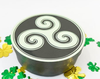 Printable Celtic Triske Circle Treat Box. St Patrick's Day Decor SVG. Instant Download Paper Craft JPG, PDF Download, Instructions Included