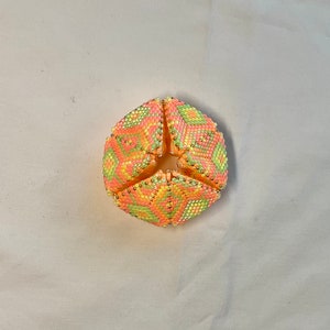 Heat Haze Kaleidocycle, Beaded Sculpture Graphs, Beadwoven Art Object Pattern