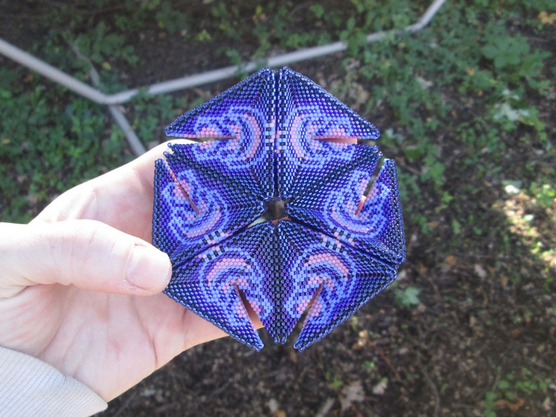 Black Hole, Pattern for a Kaleidocycle, Charts and Colorway, Toy ...
