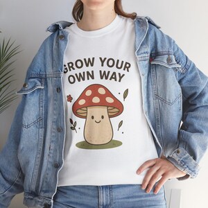 Camiseta de hongos, camiseta para amantes de las plantas, top unisex estilo cottagecore, camiseta con ambiente natural, ropa con temática de plantas "Cultiva a tu manera"