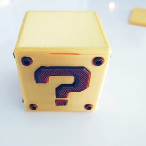 3D-gedruckte SD-Kartenbox im Fragezeichen-Design – Perfekte Aufbewahrung im Retro-Stil!