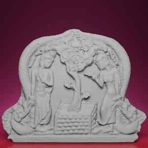 Peut inclure: Sculpture en relief blanc cassé représentant deux personnages encadrant un arbre, avec un serpent enroulé au-dessus. Les personnages portent des vêtements fluides, sur un fond texturé. La sculpture est de style classique.