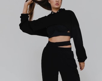 Kurzer Hoodie & High-Waisted Cutout Hose Set, Schwarzer Fleece Trainingsanzug, Minimalist Streetwear, Lässiges Co-ord Set