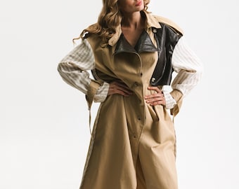 Baumwoll-Trenchcoat mit schwarzen Ledereinsätzen und gestreiften Leinenärmeln, elegante Damenoberbekleidung