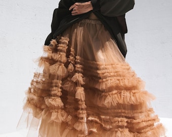 Voluminöser Maxi-Rock aus Tüll in Warmen Beige, Romantischer Damen Rüschenrock, Kleidung für besondere Anlässe, Maßgeschneidert