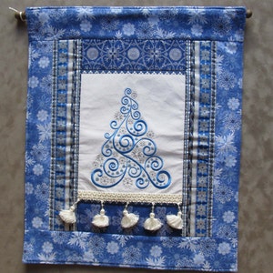 Invierno vacaciones nieve árbol pared edredón o mesa de centro de mesa 16 "x 20"