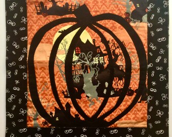 Pumpkin Halloween Wall Quilt or table centerpiece  15”x15”