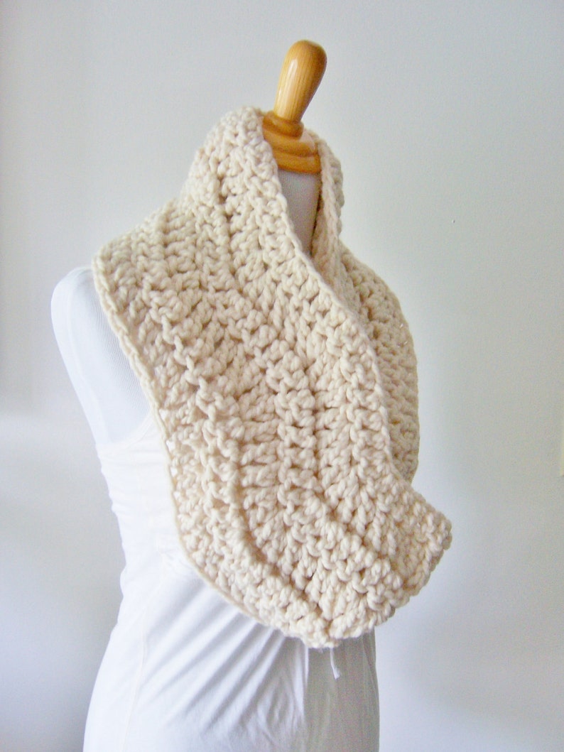 Crochet Circle Scarf, Crochet Cowl, Crochet Neck Warmer, Cream Cowl image 1