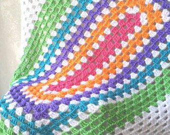 Neon Rainbow Baby Blanket, szydełkowany kocyk dla niemowląt Grandma Square, tęczowy kocyk, kocyk do łóżeczka dla malucha, neonowy kocyk, szydełkowany kocyk dla niemowląt