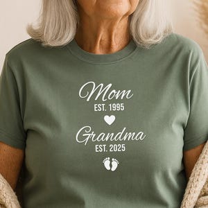 Personalisierte Oma Est. Shirt: Schwangerschaftsansage, Geschenk Großelterntag