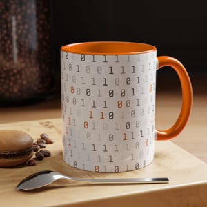 Tazza da caffè con codice binario, regalo per programmatore, tazza per coding, tazza per informatica, tazza da caffè per geek, regalo per sviluppatore di software, tazza per amante della tecnologia Orange 11oz