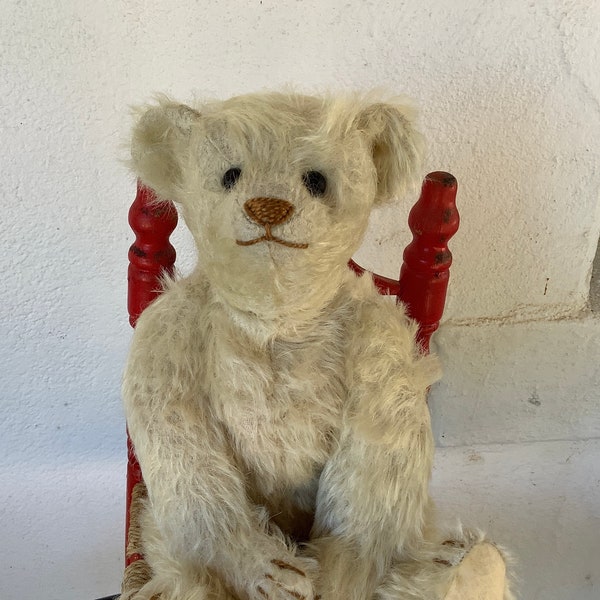 Hampton Bears, Bip, 11” antique style Artist Bear. Vintage old traditional bear look.