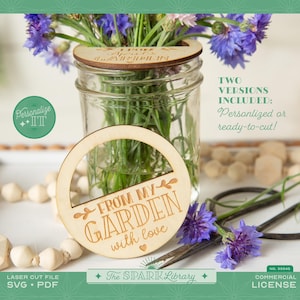 Rana de flor para tarro Mason SVG / Archivo cortado a láser para tapa de tarro de boca ancha / "Desde mi jardín, con amor" / Rana personalizable para floristas y artesanos