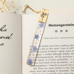 Personalized Pressed Floral Page Marker|Birth Month Flower Resin Bookmark with Initial Charm  | Birthday Gift for Book Lovers