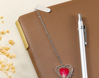 Personalized Pressed Flower Bookmark, Custom Heart Resin Bookmark with Name, Mother's Day Gift for Mom, Book Lover Gift