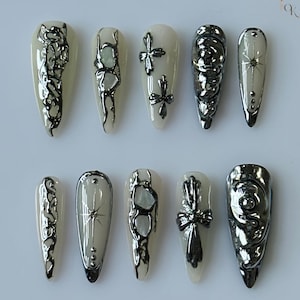 Luxury Chrome Press On Nails, Handmade Gothic-Inspired Nail Art, Y2k Nails, Trendy Chrome on Fake Nails, Goth press on nails, Gothic nails