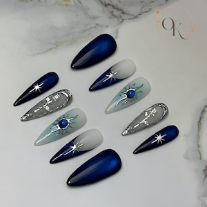 Elegant Sun Charm Press On Nails , Grunge Sun Press On Nails, Galaxy Blue Ombre Fake Nails, Astrology Chrome Nail Art, Midnight Sky Nails