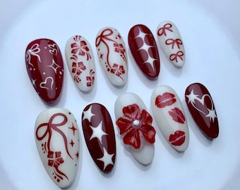 Rode en witte Valentijnsdag persnagels | Romantisch hart lippen strik bloem design gelset | Handgeschilderde lange amandelvorm