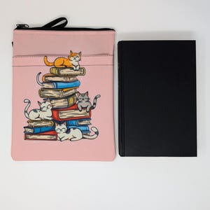 Custodia per libri a forma di gatto con cerniera e tasca / Custodia imbottita rosa per Kindle o tascabile / Regalo per amanti dei libri e dei gatti