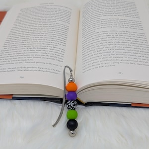 Halloween Beaded Bookmark: Spooky Skull Charm, Orange Purple Black