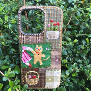 Green Floral Embroidered iPhone Case, Handmade Fabric Embroidery Patchwork For iPhone Samsung, Cottagecore Style Personalized Fabric Cover