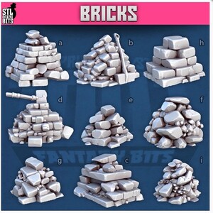 Può includere: Una collezione di nove mucchi di mattoni grigi, ciascuno con una disposizione unica. La parola "BRICKS" è visualizzata in grandi lettere bianche in alto. Lo sfondo è blu scuro.