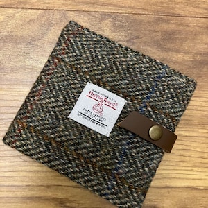 mans wallet, Harris tweed wallet, leather wallet, green wallet, gift for him, dad gift, tweed bi-fold , husband gift, handcrafted wallet