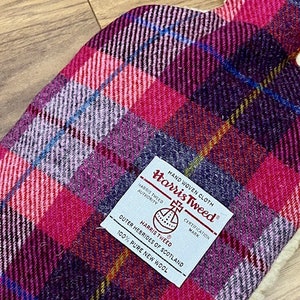 Harris tweed hot water bottle cover, gift for her, mom gift, pain relief, relax, , wife gift girlfriend gift, plaid cushion, pink cushion