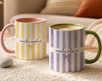 Taza personalizada para tía, taza de café con nombre personalizado y franjas, regalo para anunciar la llegada del bebé, regalo para revelar el embarazo, idea de regalo para una tía primeriza, regalo de cumpleaños para tía