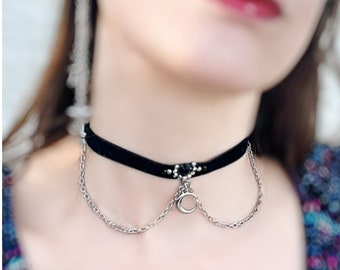 Thin Black Velvet Choker Necklace with Gothic Moon Charm, Celestial Pendant Jewelry Choker Necklace, Rhinestones and Chains Statement Collar