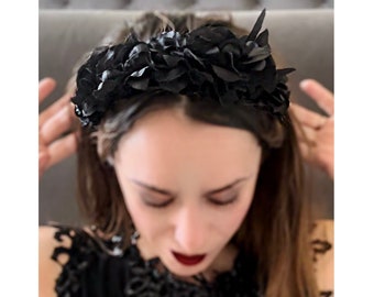 Black Rose Flower Crown Headband, Gothic Bridal Flower Crown Halloween Flowers Hair Wreath Hairband, Black Rose Wedding Tiara Gift for Her