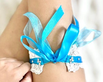 White Lace Wedding Garter, Adjustable Stretch Lace Garter Belt with Blue Satin Ribbon Bow, Something Blue Bridal Garter, Bachelorette Gift