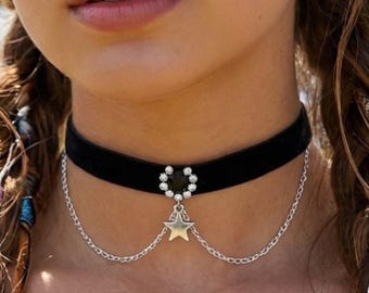 Black Velvet Choker Necklace with Star Charm, Celestial Gothic Fairycore Jewelry, Witchy Gifts