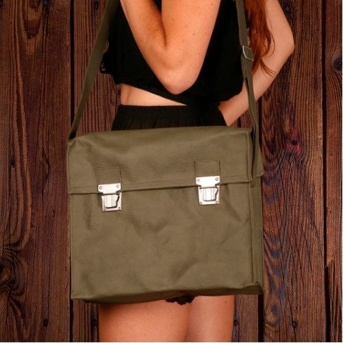 Army Green Rattan Leather Messenger Bag – maeree