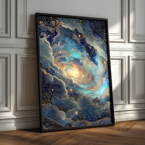 以下が含まれることがあります： 銀河を描いた額入りアートプリント。青、金、ティール色の渦巻く星雲が特徴で、様式化された雲と輝く星に囲まれています。黒いフレームがモダンな印象を与えます。