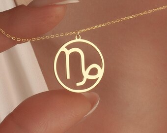 Delicata collana Capricorno: ciondolo zodiacale in argento sterling 925
