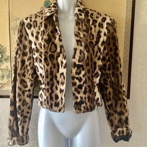 Veste élégante à imprimé léopard style années 80