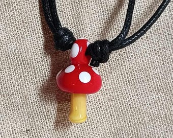 Colgante de vidrio esculpido con dije de hongo, joyería de hongos para otoño: hecho a mano, único y ecológico