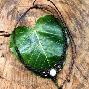 Collar de macramé con colgante, joyería con cordón de piedra lunar, hecho a mano, estilo bohemio, gargantilla bohemia chic con piedras preciosas N173